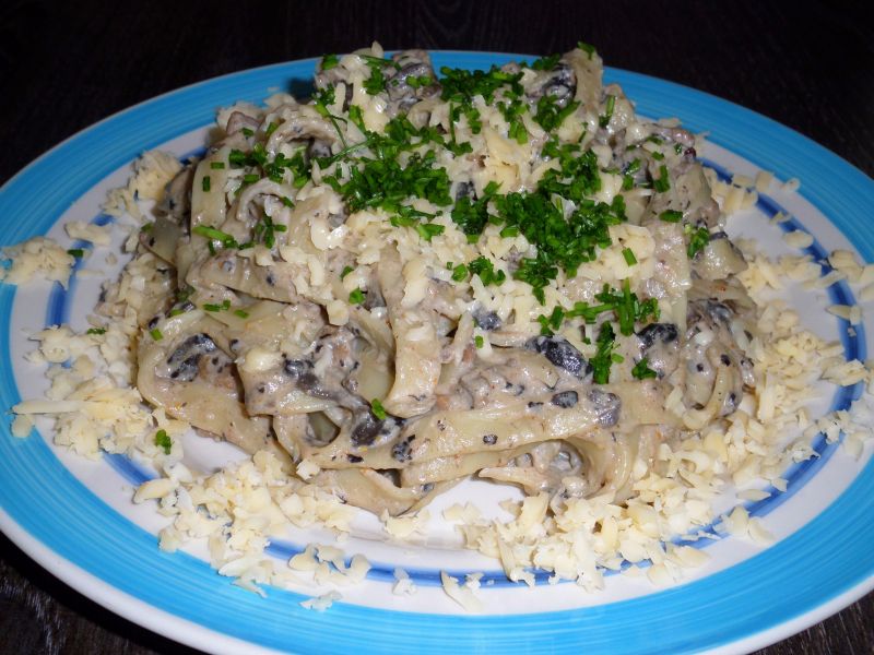 Makaron z pieczarkami Makaron z pieczarkami
