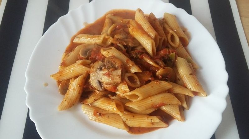 Makaron z pieczarkami