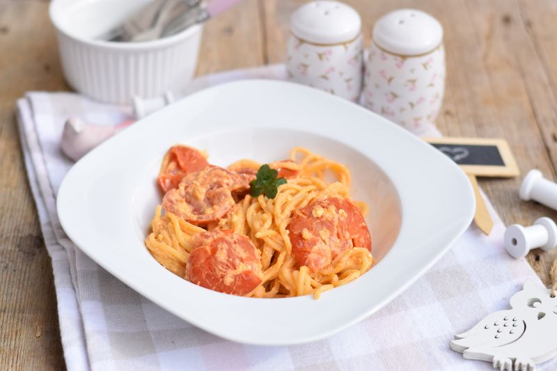 Makaron z pieczonymi pomidorami i serem feta