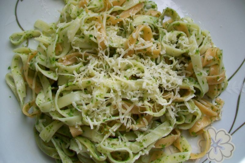 Makaron z pietruszkowym pesto Makaron z pietruszkowym pesto
