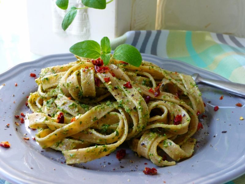 Makaron z pietruszkowym pesto Makaron z pietruszkowym pesto