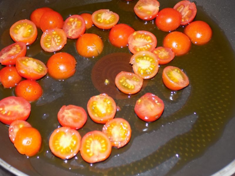 Makaron z pomidorkami