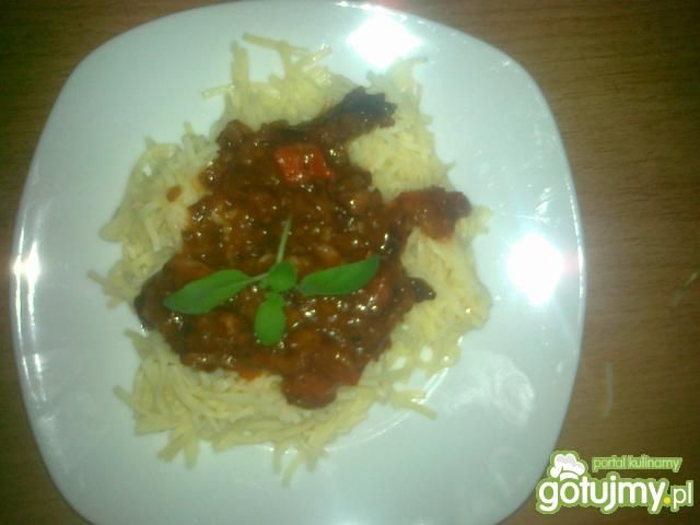 Makaron z prażoną cebulą i kiełbasą