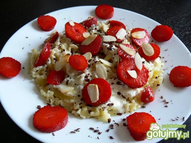 Makaron z ricottą i truskawkami Makaron z ricottą i truskawkami