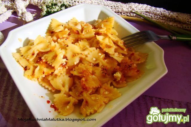 Makaron z serem i suszonymi pomidorami