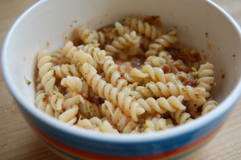 Makaron z sosem pomidorowo-brokułowym pesto  Makaron z sosem pomidorowo-brokułowym pesto