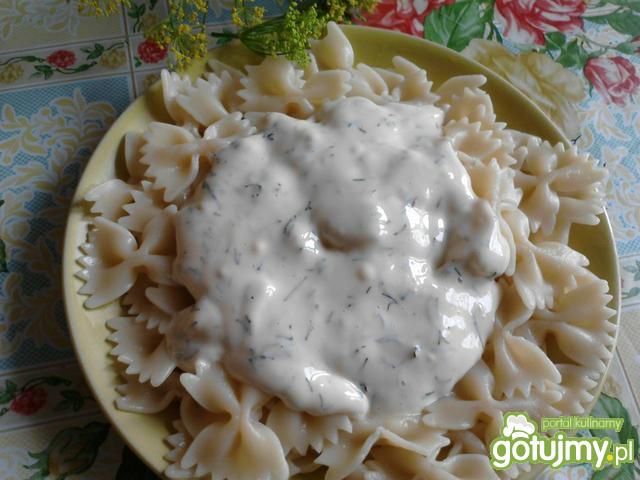 Makaron z sosem serową koperkowym Makaron z sosem serową koperkowym