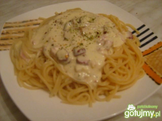 makaron z sosem śmietanowo-serowym