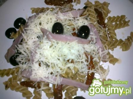 Makaron z szynką i pomidorami Makaron z szynką i pomidorami