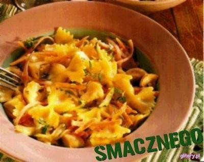 Makaron z szynką i warzywami