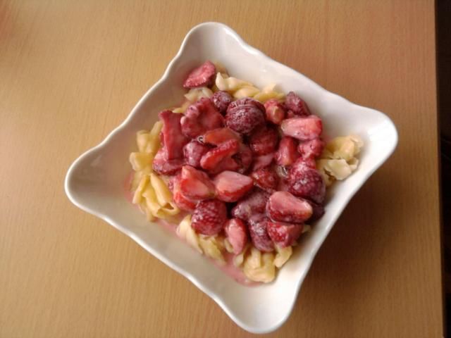 Makaron z truskawkami