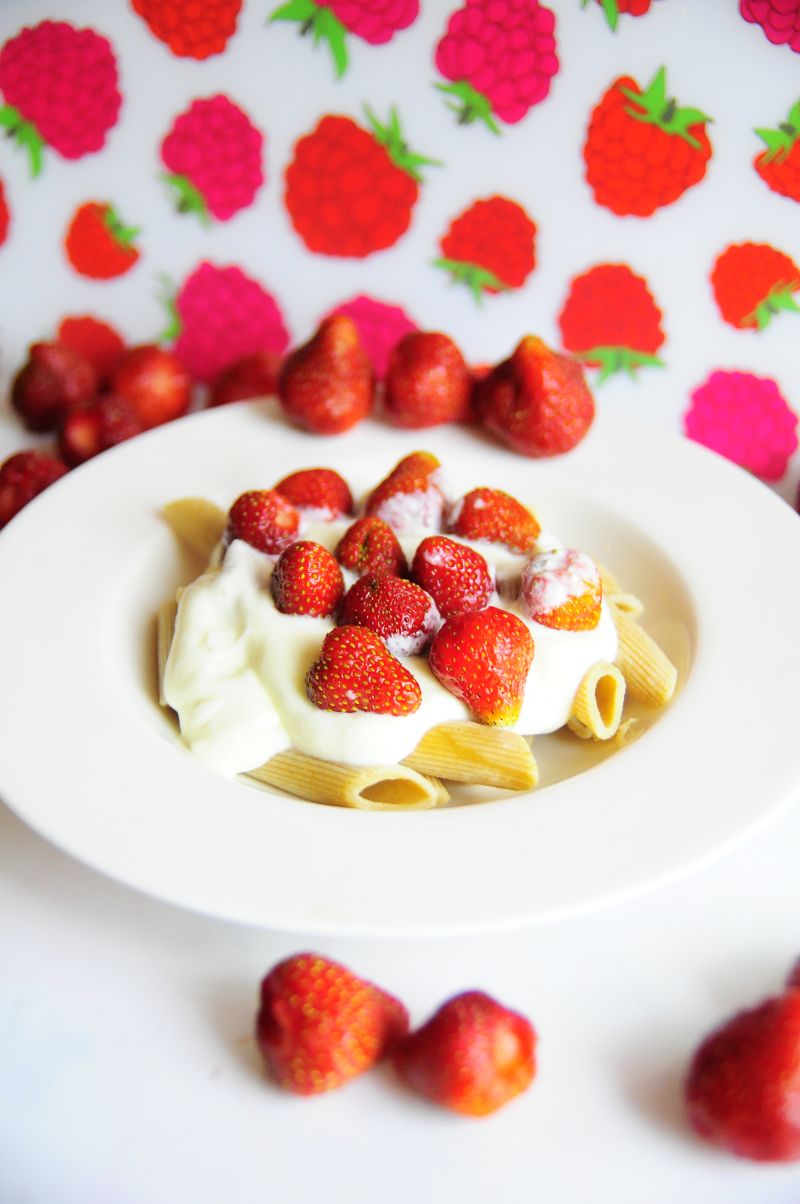 Makaron z truskawkami