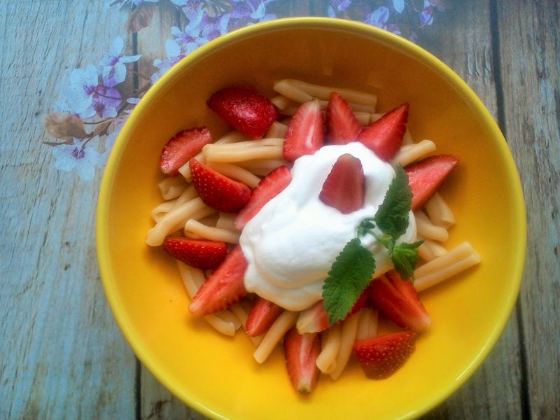 Makaron z truskawkami Makaron z truskawkami