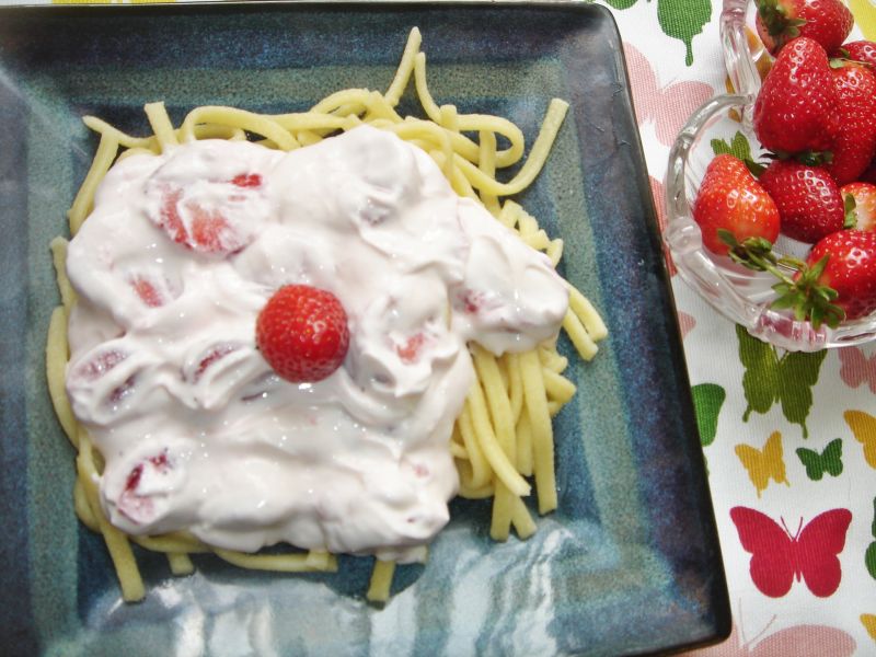 Makaron z truskawkami i mascarpone Makaron z truskawkami i mascarpone