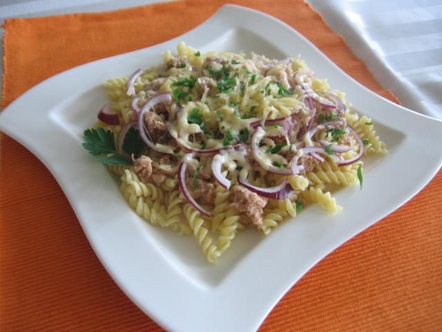 Makaron z tuńczykiem Makaron z tuńczykiem