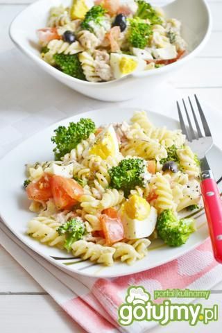 Makaron z tuńczykiem i warzywami Makaron z tuńczykiem i warzywami