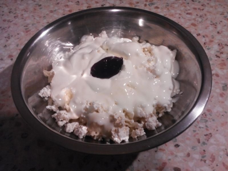 Makaron z twarogiem i śmietaną