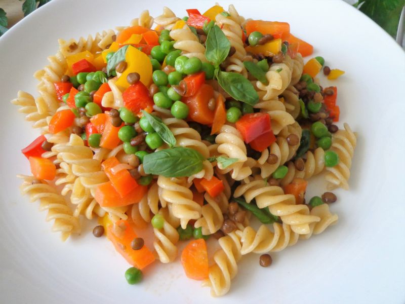 Makaron z warzywnym ragù Makaron z warzywnym ragù