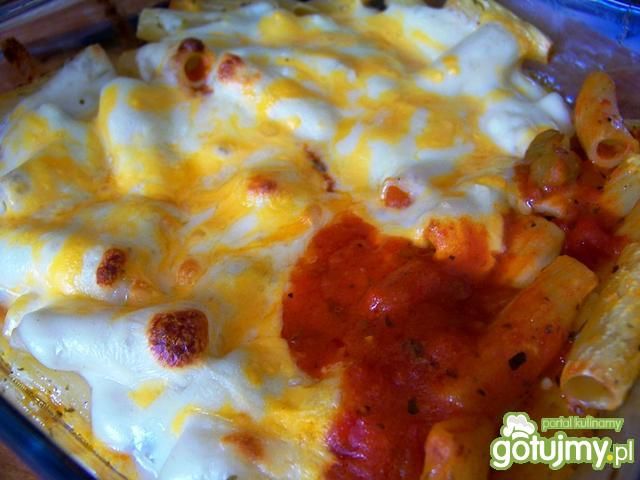 Makaron zapiekany serami Makaron zapiekany serami