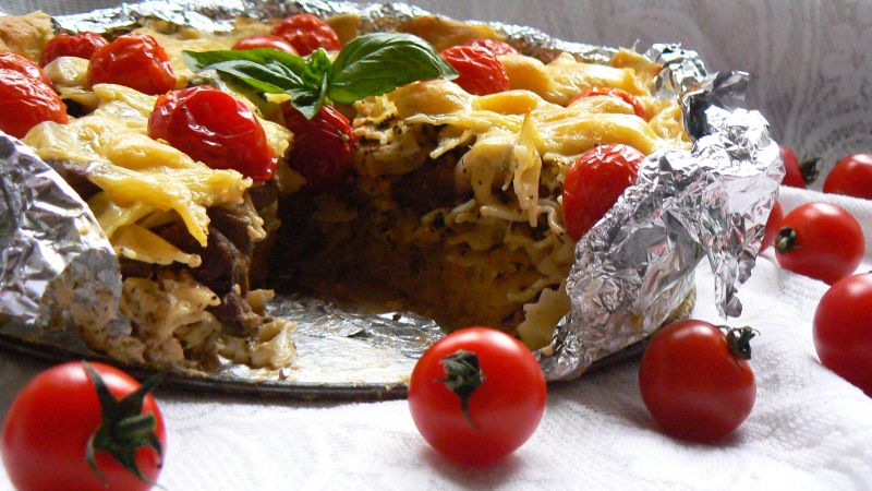 Makaron zapiekany z piersią gęsi Makaron zapiekany z piersią gęsi