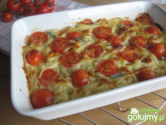 Makaron zapiekany z pomidorami i szałwią Makaron zapiekany z pomidorami i szałwią