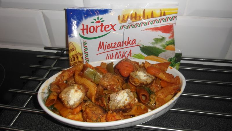 Makaron zapiekany z pulpecikami cielęcymi