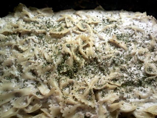 Makaron zapiekany z tuńczykiem i ricottą