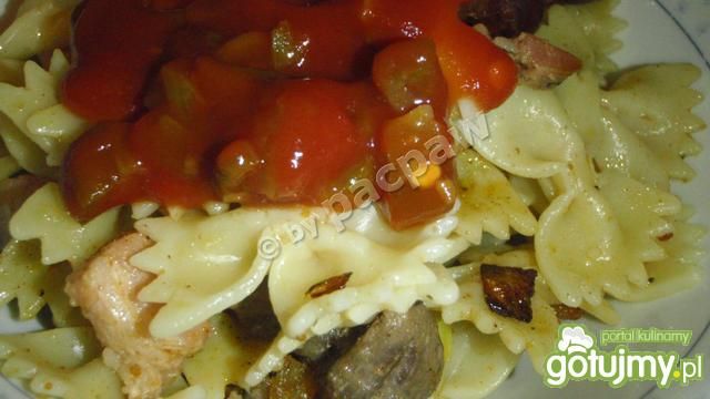 Makaron ze smażoną dziczyzną Makaron ze smażoną dziczyzną