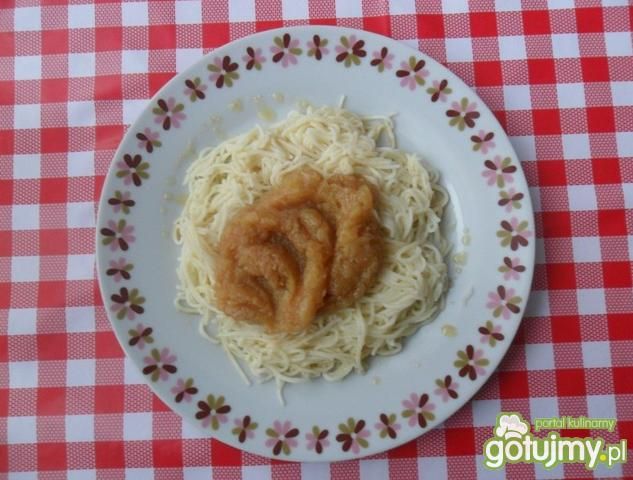 Makaron ze smażonymi jabłkami  Makaron ze smażonymi jabłkami