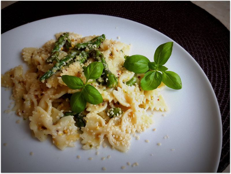 Makaron ze szparagami