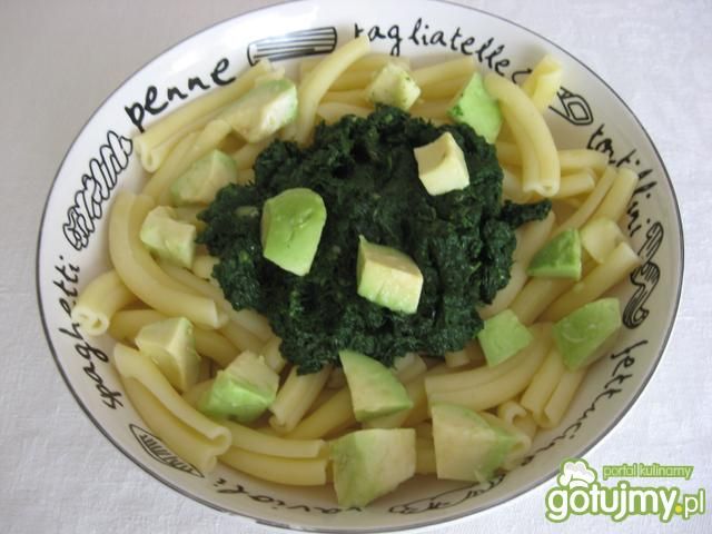 Makaron ze szpinakiem i awokado Makaron ze szpinakiem i awokado