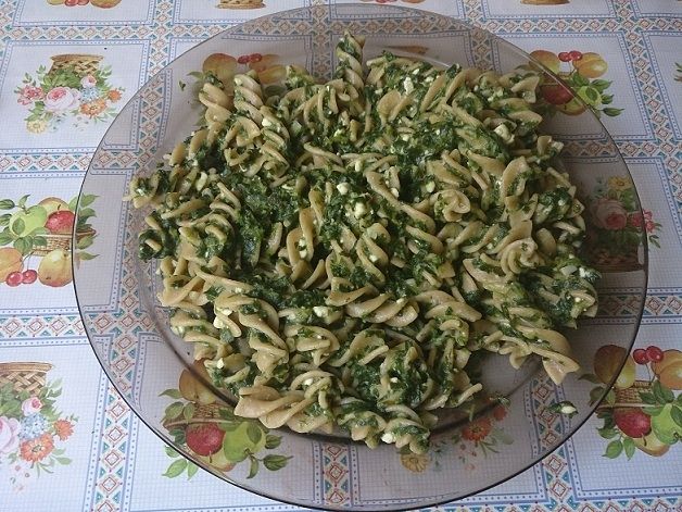 Makaron ze szpinakiem i fetą