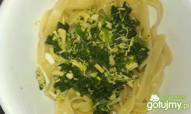 Makaron ze szpinakiem i kurczakiem