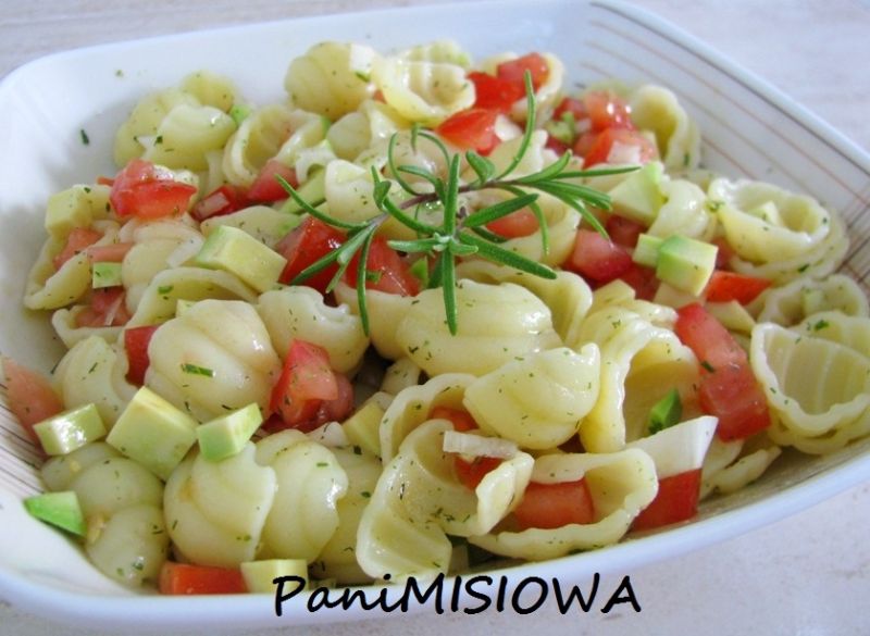Makaronowa sałatka a'la guacamole Makaronowa sałatka a'la guacamole
