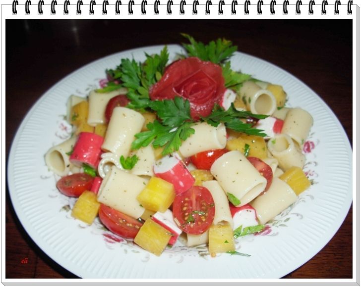 Makaronowa sałatka Eli z marynowaną dynią