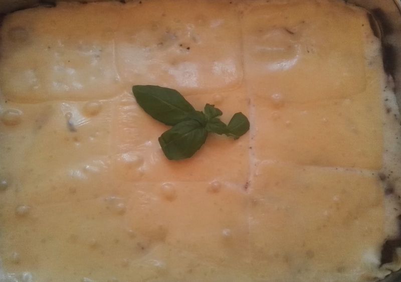 Makaronowa zapiekanka (lazania) z farszem leczo Makaronowa zapiekanka (lazania) z farszem leczo