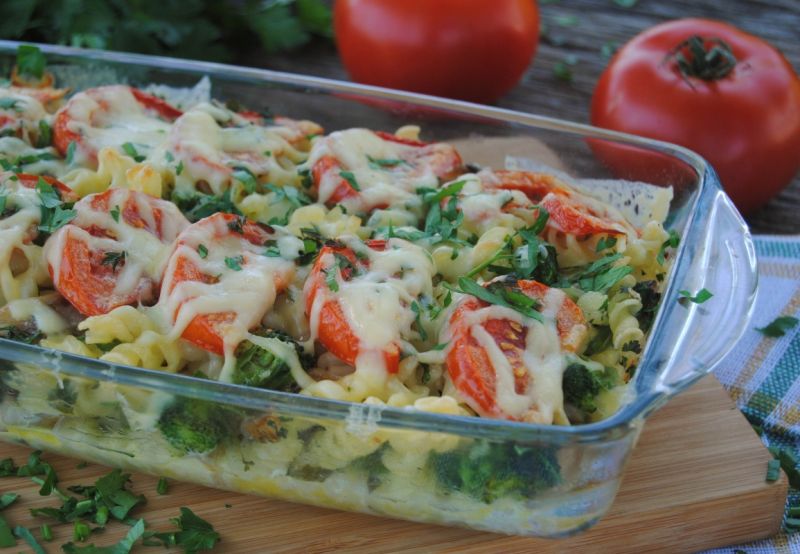 Makaronowa zapiekanka z makrelą 