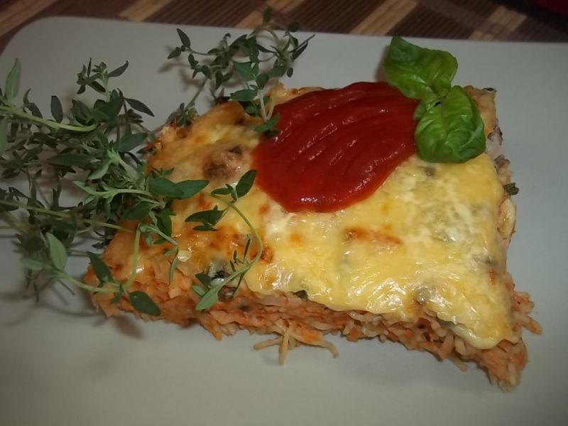 Makaronowa zapiekanka z mięsnymi kuleczkami