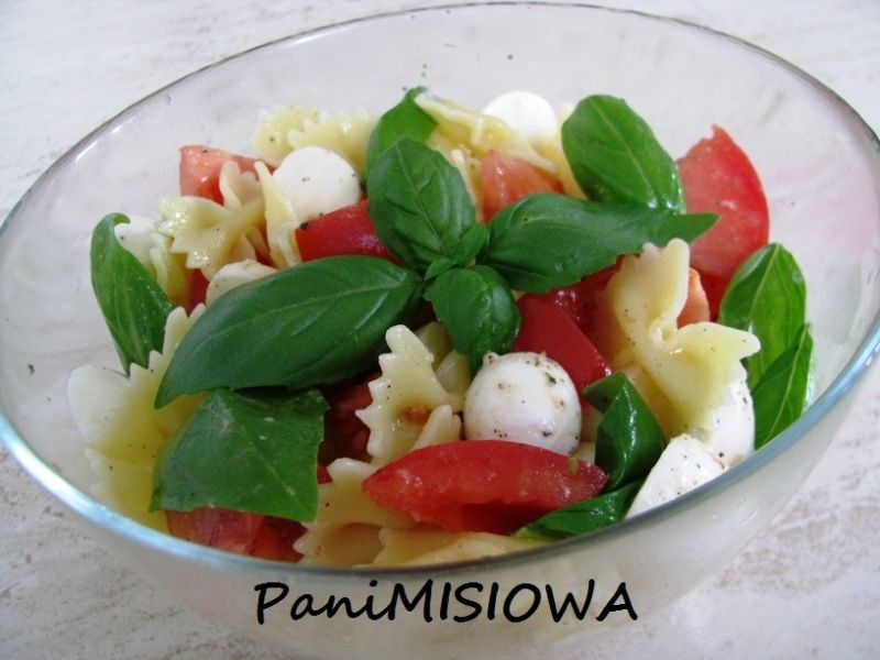 Makaronowe caprese klasyczne Makaronowe caprese klasyczne