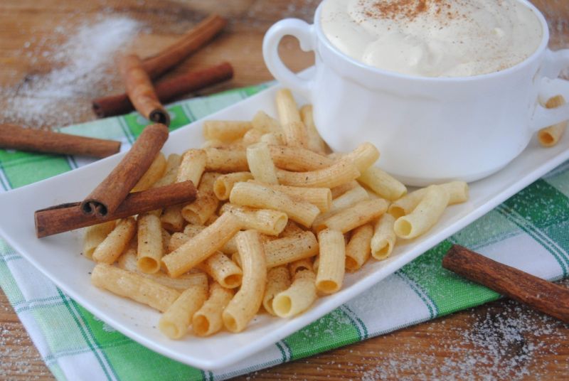 Makaronowe frytki na słodko Makaronowe frytki na słodko
