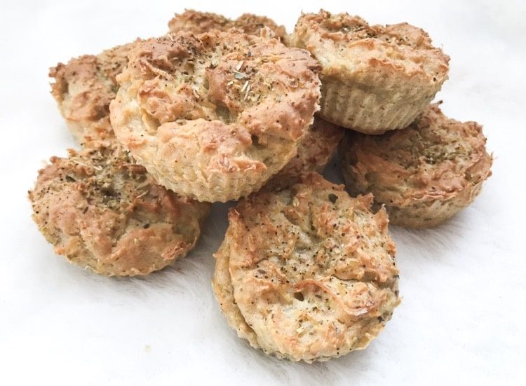 Makaronowe muffinki z pasztetem Makaronowe muffinki z pasztetem