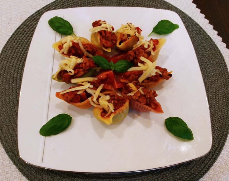 Makaronowe muszle po bolońsku  Makaronowe muszle po bolońsku
