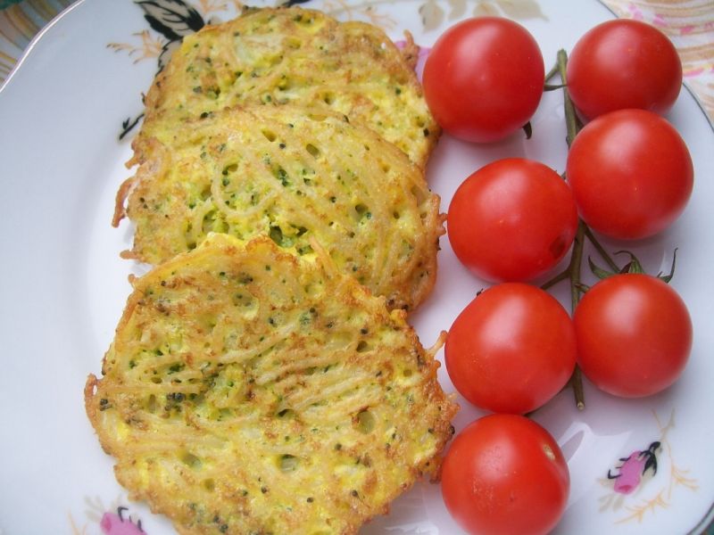 Makaronowe placki z brokułem