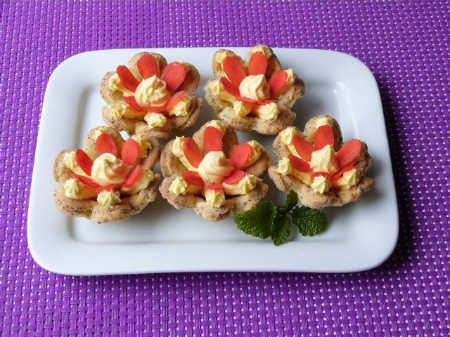 Makowe babeczki z adwokatowym kremem