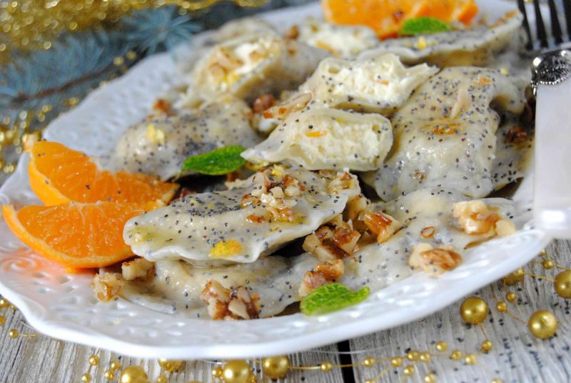 Makowe pierogi z serem Makowe pierogi z serem