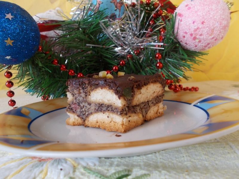 Makowiec na biszkoptach