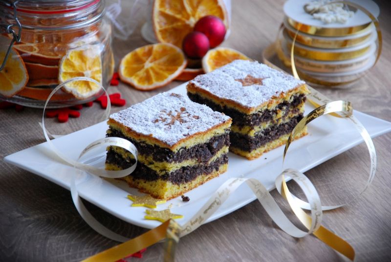 Makowiec na cieście krucho-drożdżowym