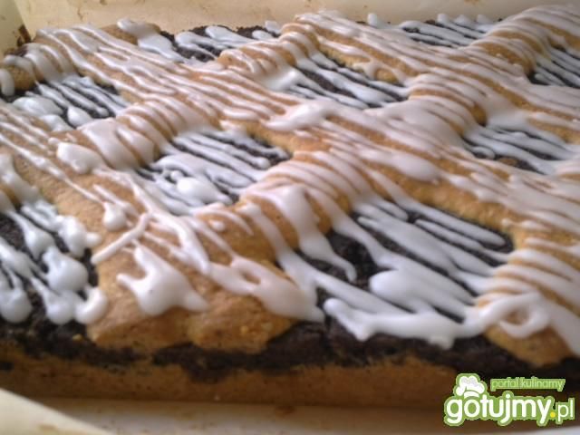 Makowiec na ucieranym spodzie