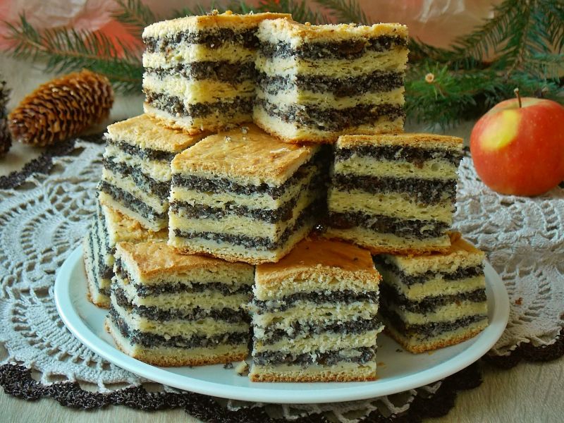 Makowiec warstwowy z jabłkiem