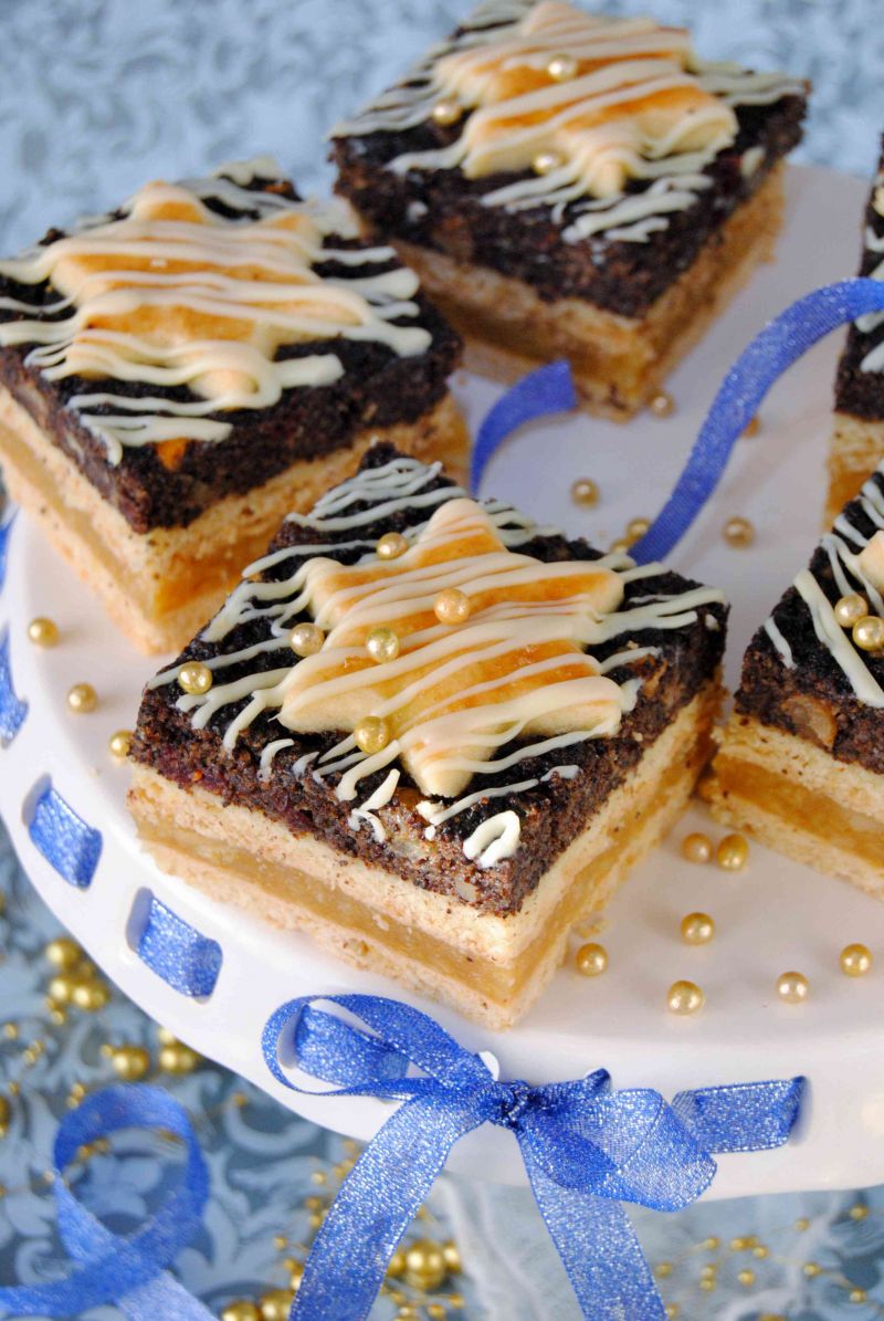 Makowiec z jabłkami